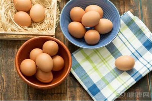 早上蛋白粉可以和鸡蛋一起吃吗,经常吃蛋白粉的利与弊